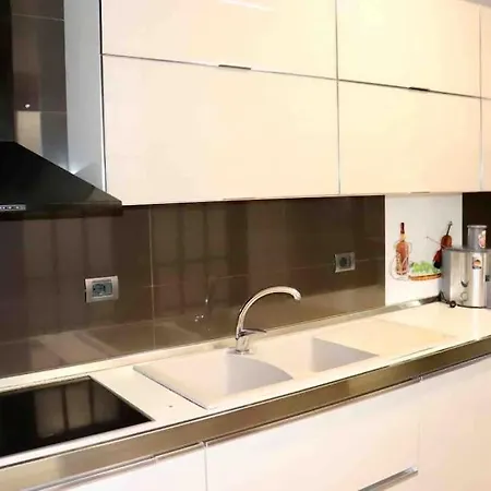 Apartment Olive Downtown Tirana
