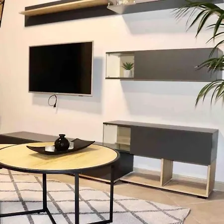 Olive Downtown Apartment